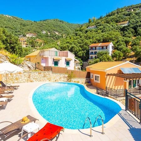 Villa Konstantinos Katávolos Exteriör bild