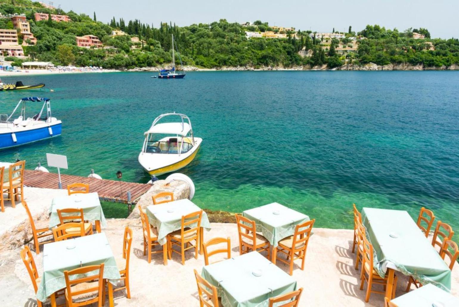 Villa Konstantinos Katávolos Exteriör bild