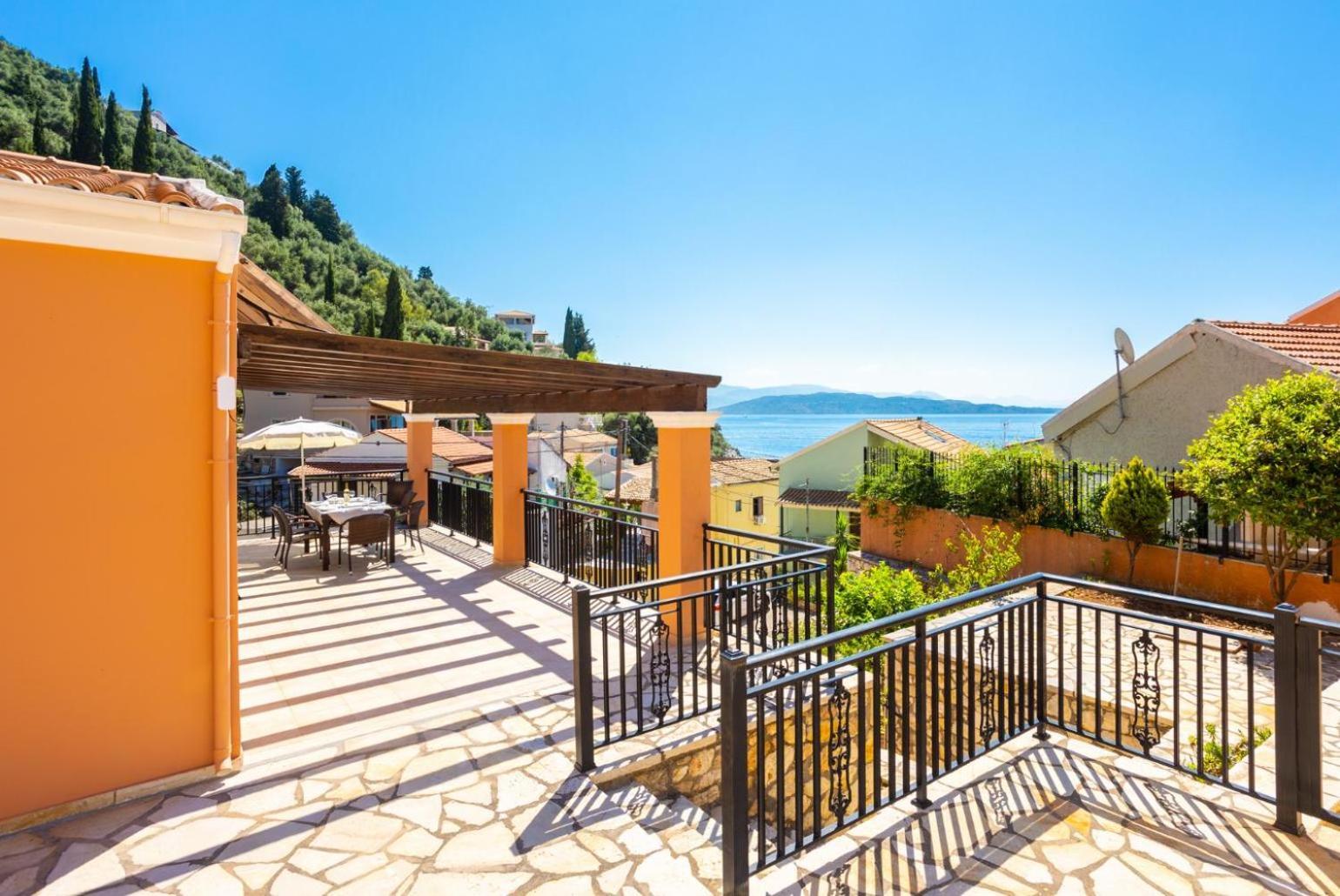 Villa Konstantinos Katávolos Exteriör bild