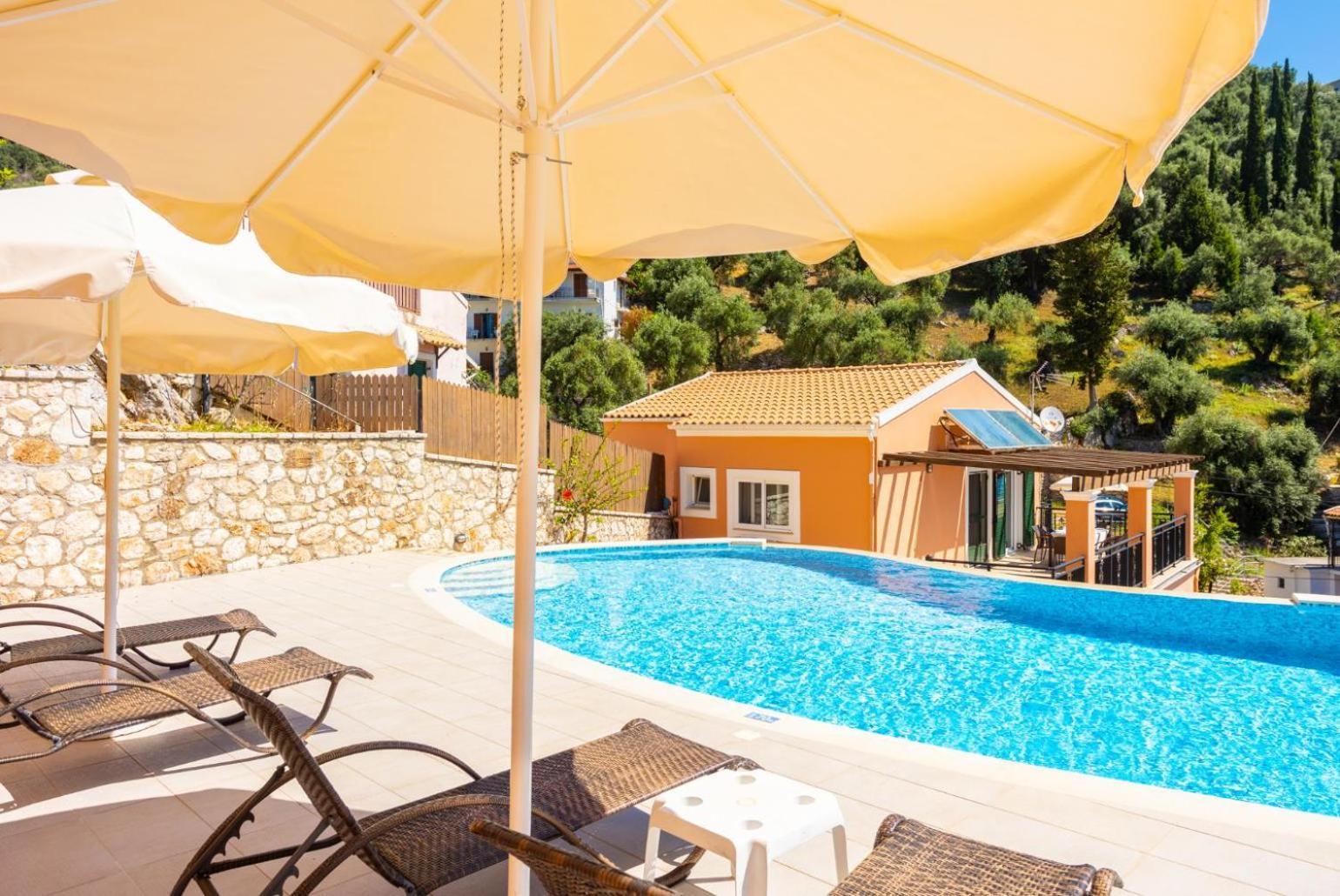 Villa Konstantinos Katávolos Exteriör bild